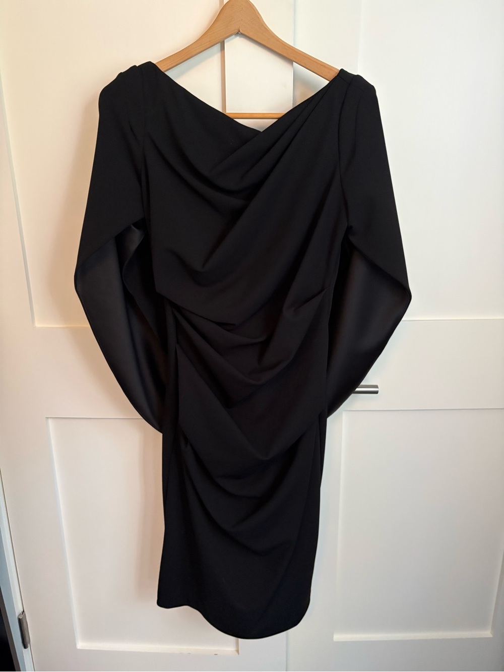 Elegant Black Cape Sleeved Women's Cocktail Dress